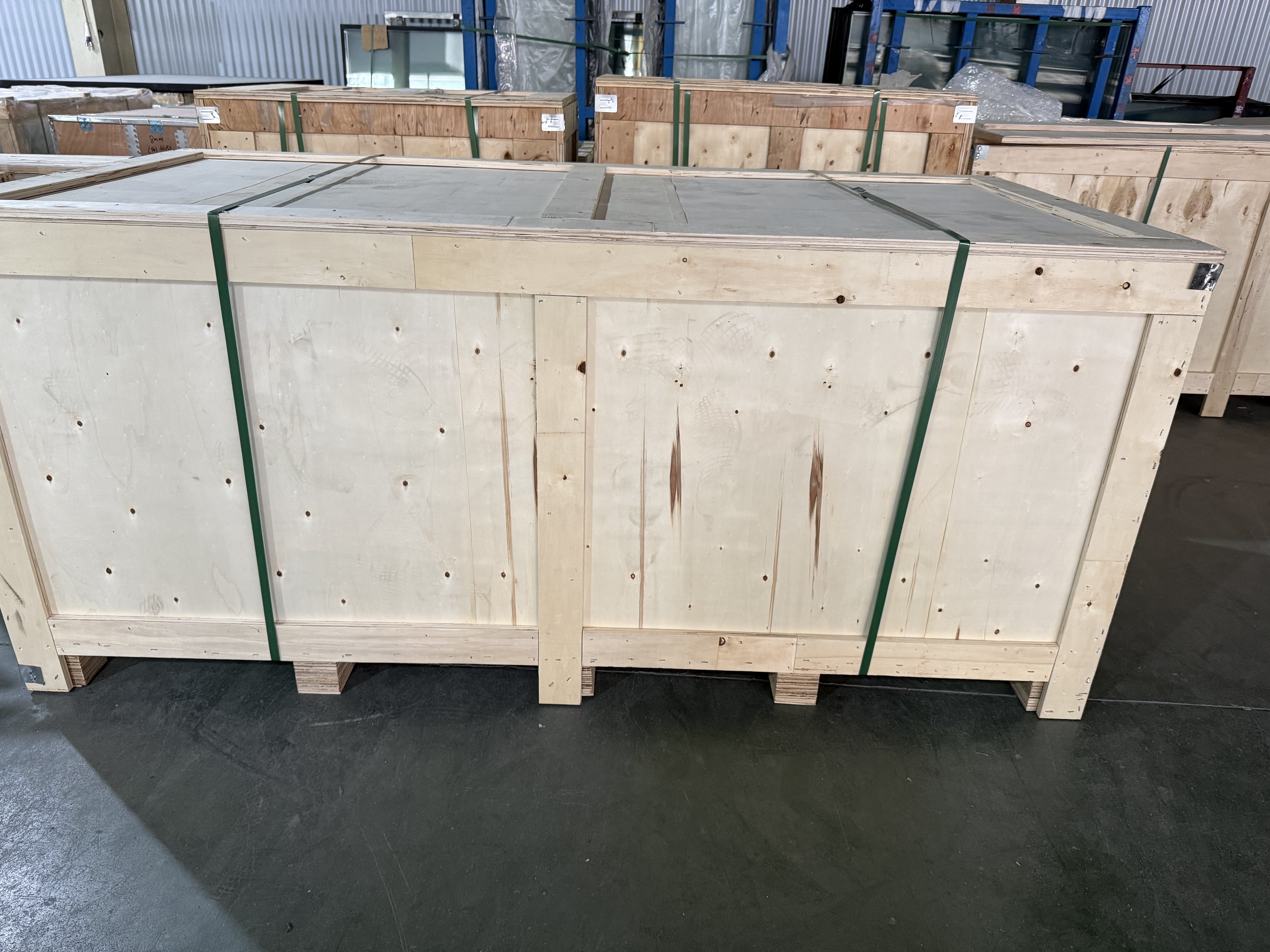 Export packing for commercial refrigeration glass doors