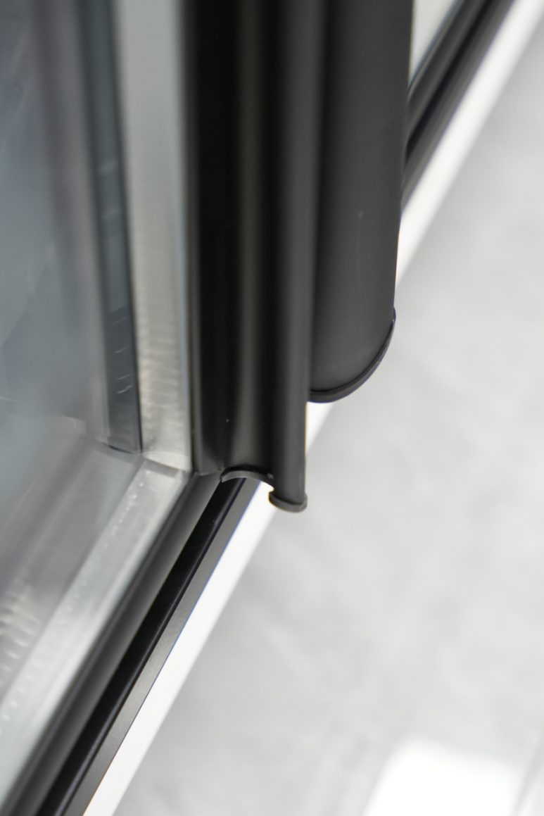 Door edge and gasket profile detail