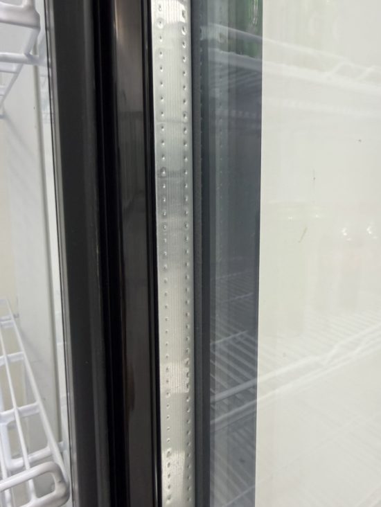 Narrow aluminum frame edge profile detail